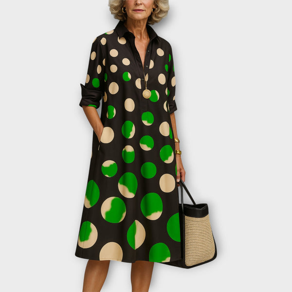 Eleganten Srajčni Oblek z Večnim Dizajnom